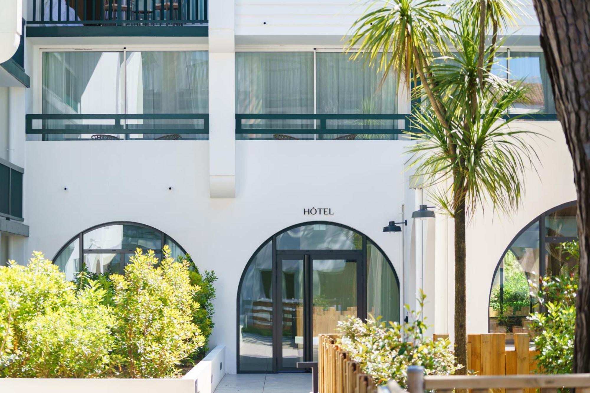 Ibaia - Piscine & Hotel